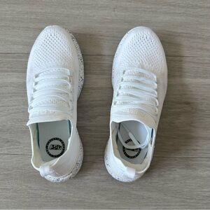 APL Techloom Breeze splatter sneakers size 5.5